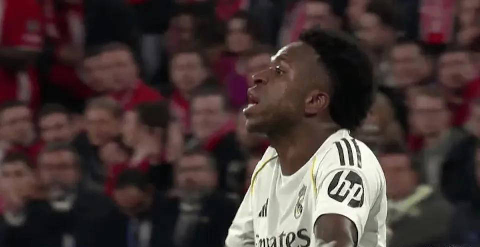 皇马内讧疑云：两位亿元巨星激烈争执，怒瞪与骂声四起！